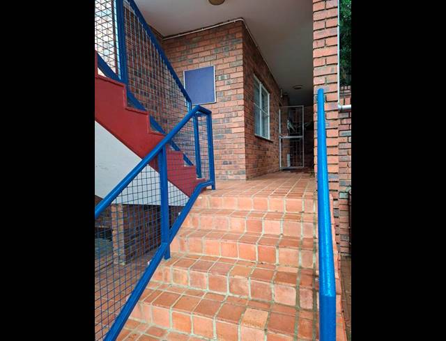 2 BEDROOM TOWNHOUSE FOR SALE IN WINDSOR EAST